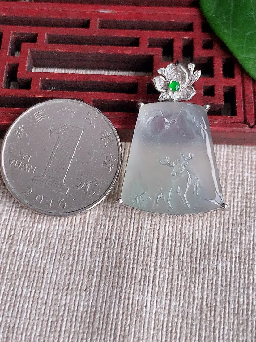 天然A货翡翠18K金伴梅花鹿一鹿有你吊坠尺寸32×23×20×5.6m量5.11g 0522