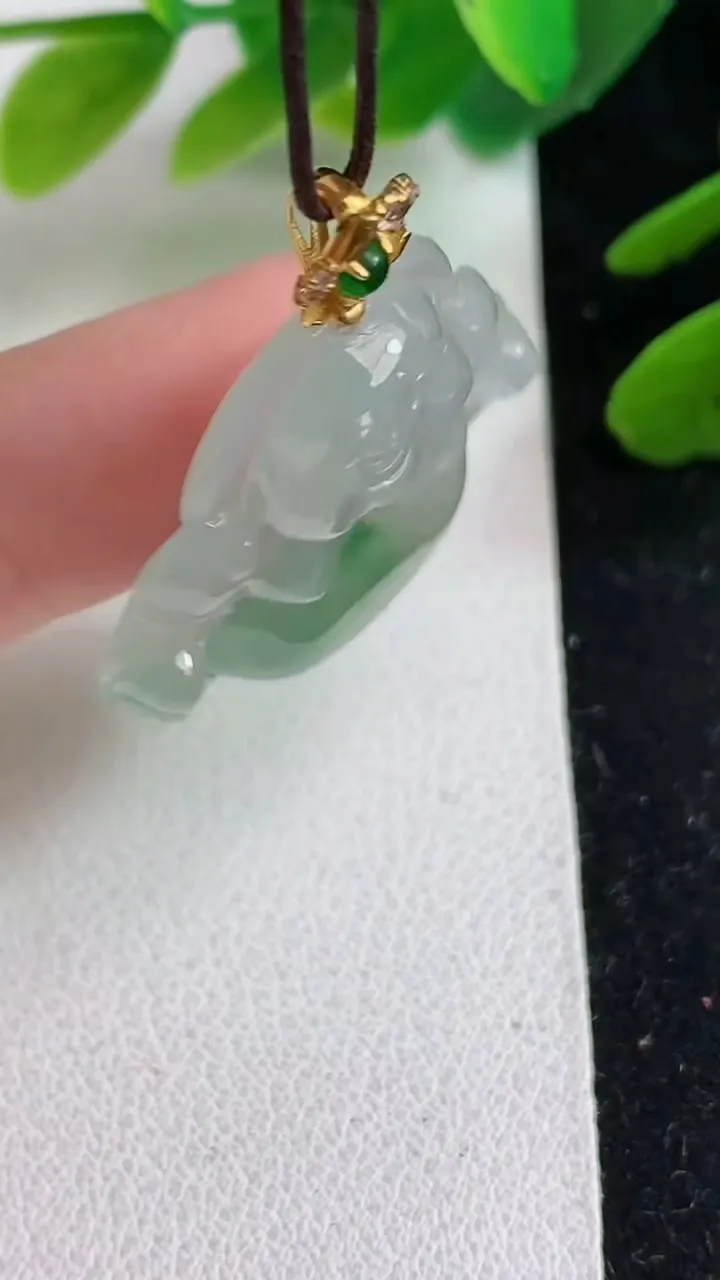 天然A货翡翠佛公吊坠，尺寸26-29-6，重量:7.10g
5月23日