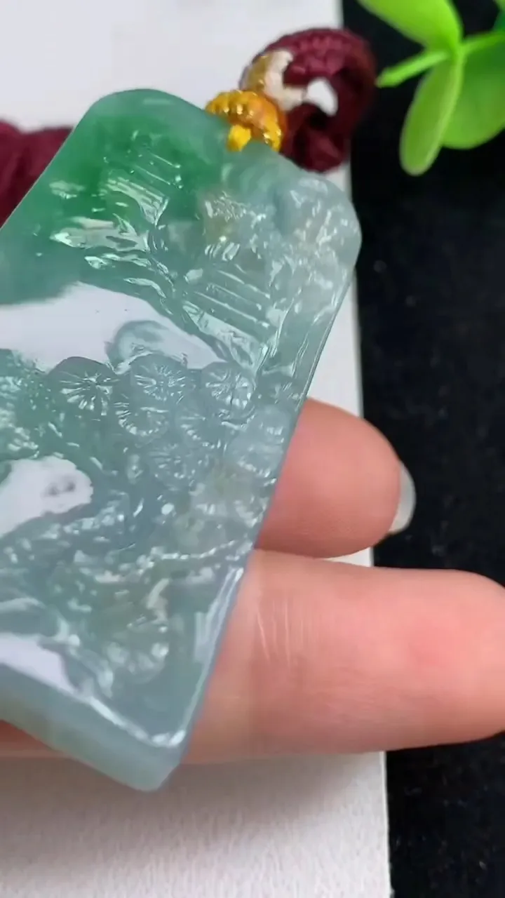天然A货翡翠山水牌吊坠，尺寸50-27-11.2，重量:37.24g
5月23日