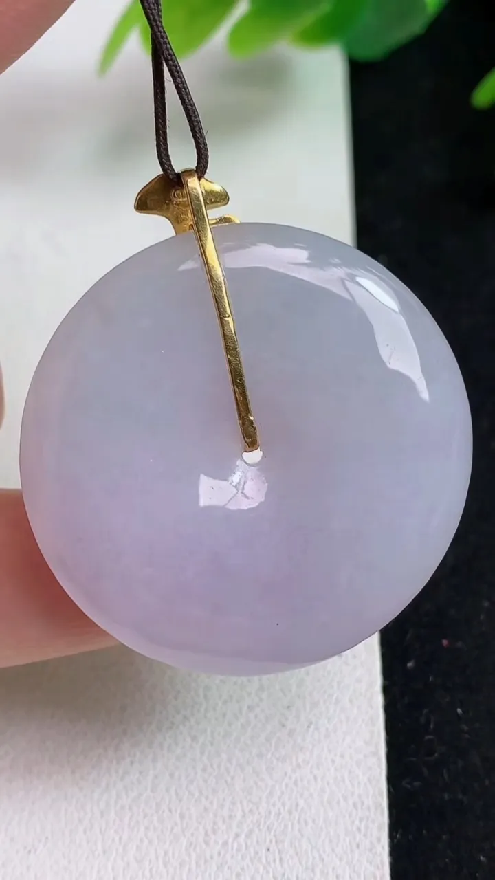 天然A货翡翠k金紫罗兰平安扣吊坠，尺寸35.6-5.6，重量:15.45g
5月23日