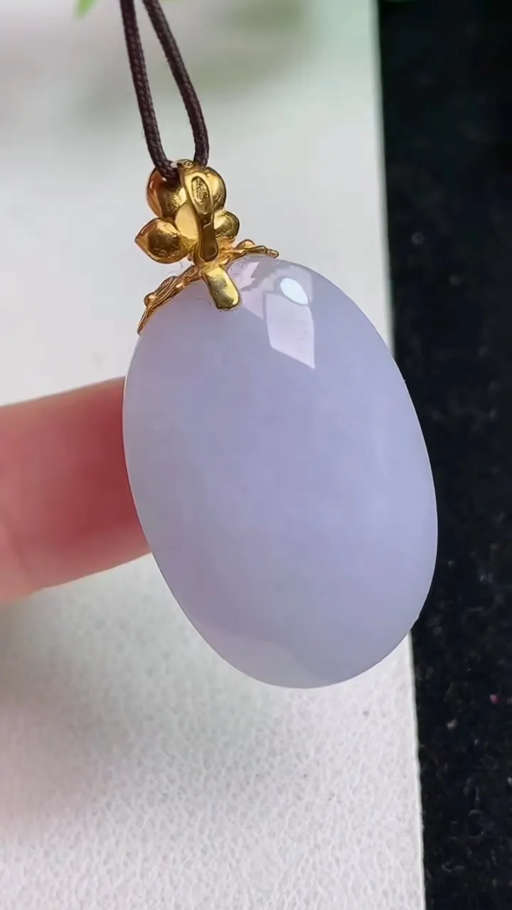 天然A货翡翠k金紫罗兰蛋面吊坠，尺寸29.8-19.3-11，重量:11.90g
5月23日