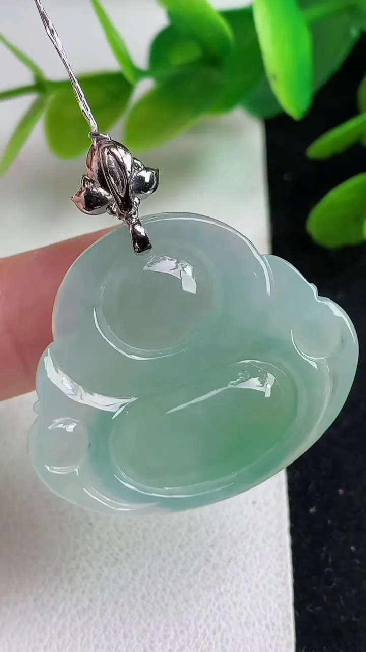 天然A货翡翠佛公吊坠，尺寸25.7-31.7-8.4，重量:10.66g
5月23日