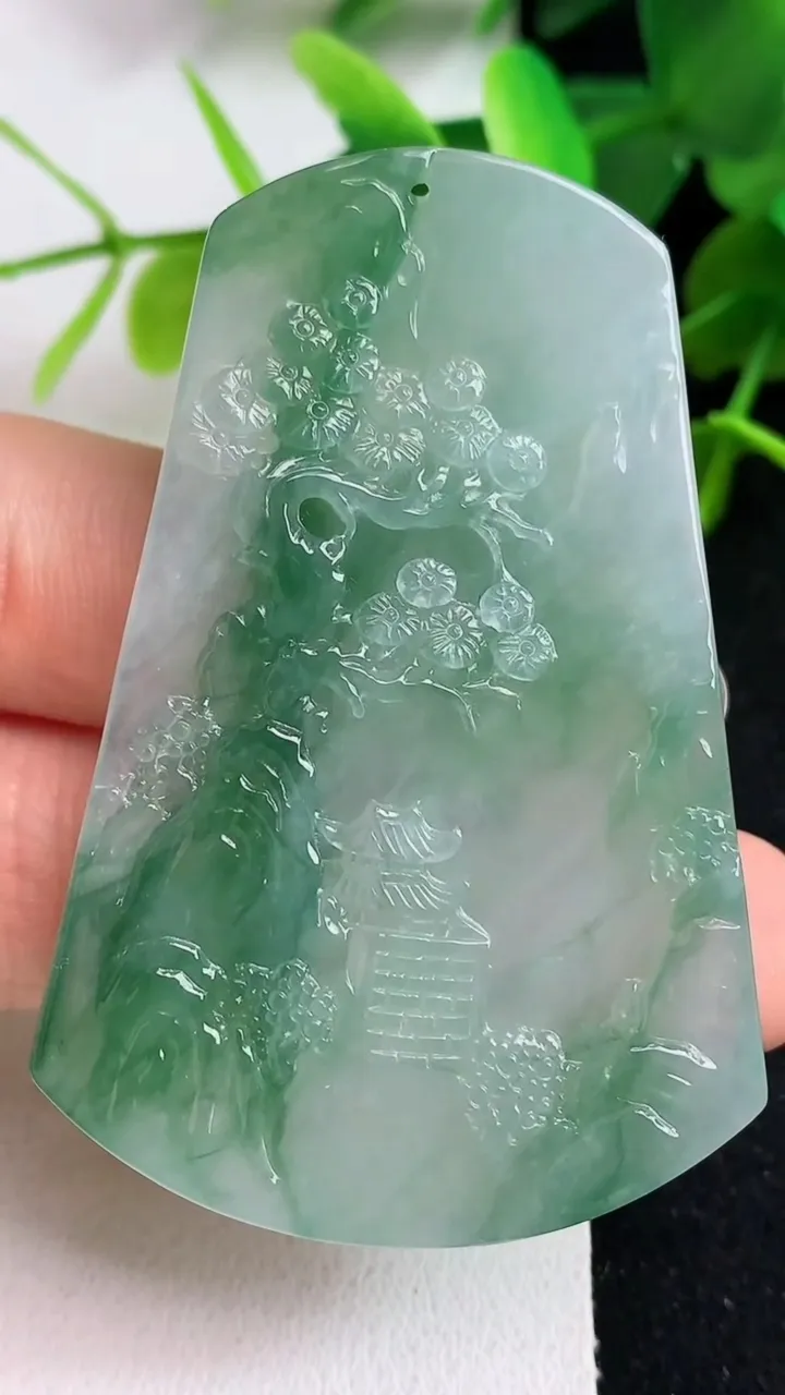 天然A货翡翠山水牌吊坠，尺寸56.4-36.8-6.4，重量:23.66g
5月23日