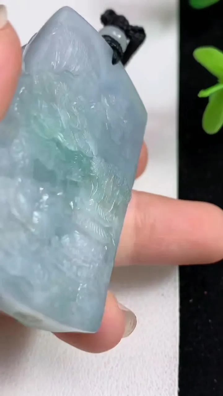 天然A货翡翠山水凤凰吊坠，尺寸53-35-13.2，重量:61.40g
5月23日