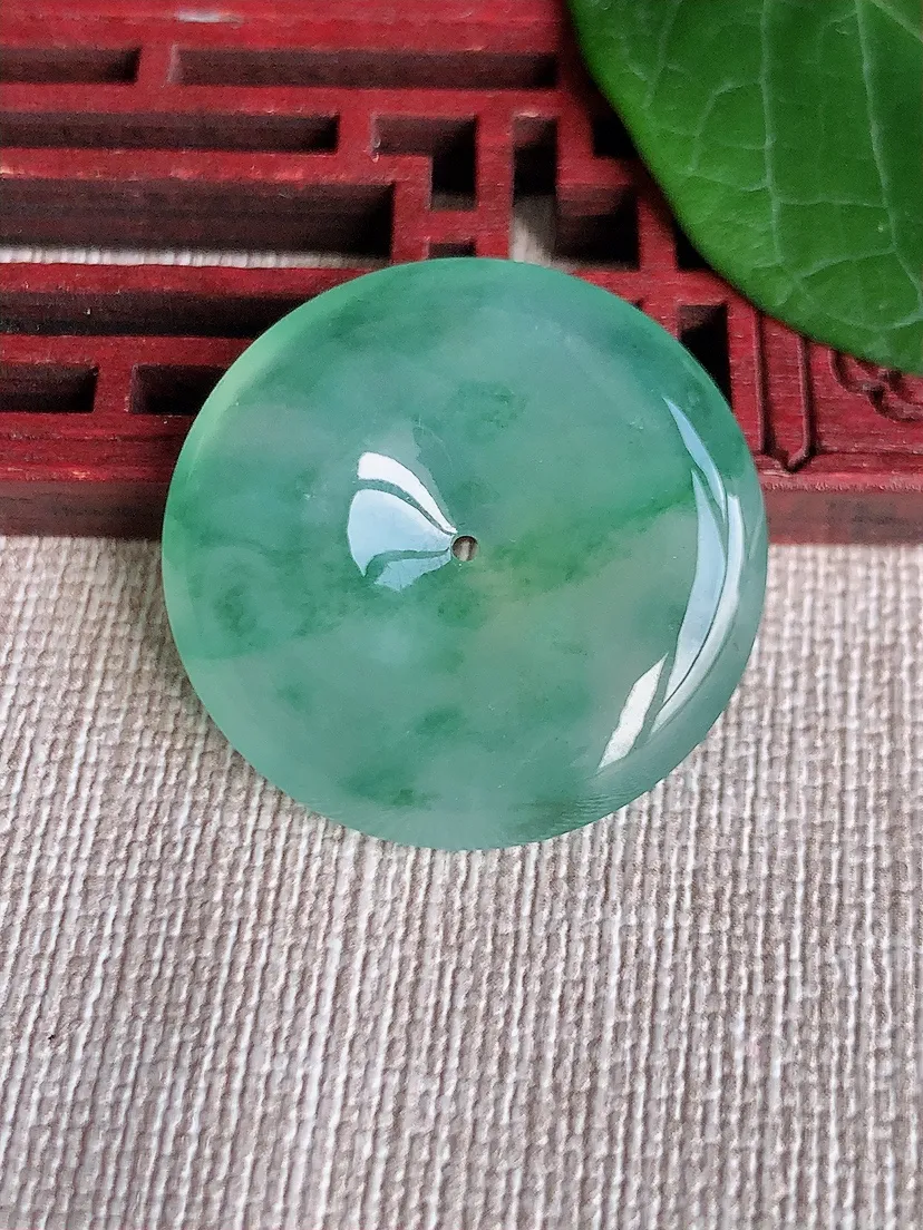 a货翡翠老坑冰种飘花平安扣吊坠 尺寸29×5.8mm 重量10.26g 0522