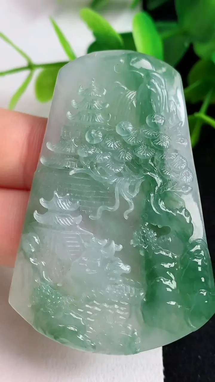 天然A货翡翠山水牌吊坠，尺寸56.4-36.8-6.4，重量:23.66g
5月23日