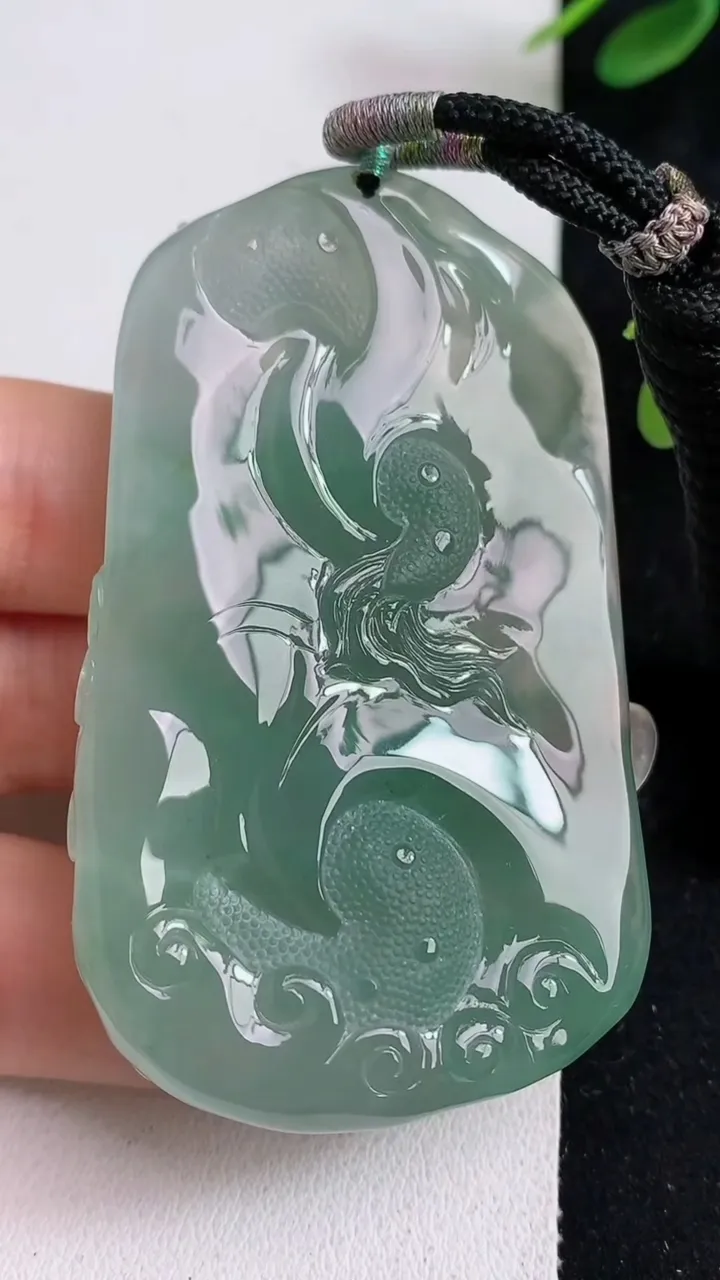 天然A货翡翠祥龙不动明王吊坠，尺寸64-38.5-12，重量:53.00g
5月23日