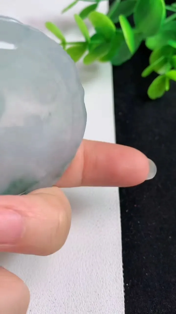 天然A货翡翠生肖鸡吊坠，尺寸53-54-4，重量:27.00g
5月23日