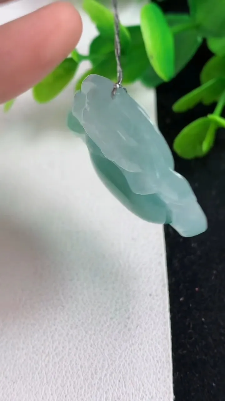 天然A货翡翠佛公吊坠，尺寸32.6-36-5.8，重量:10.26g
5月23日