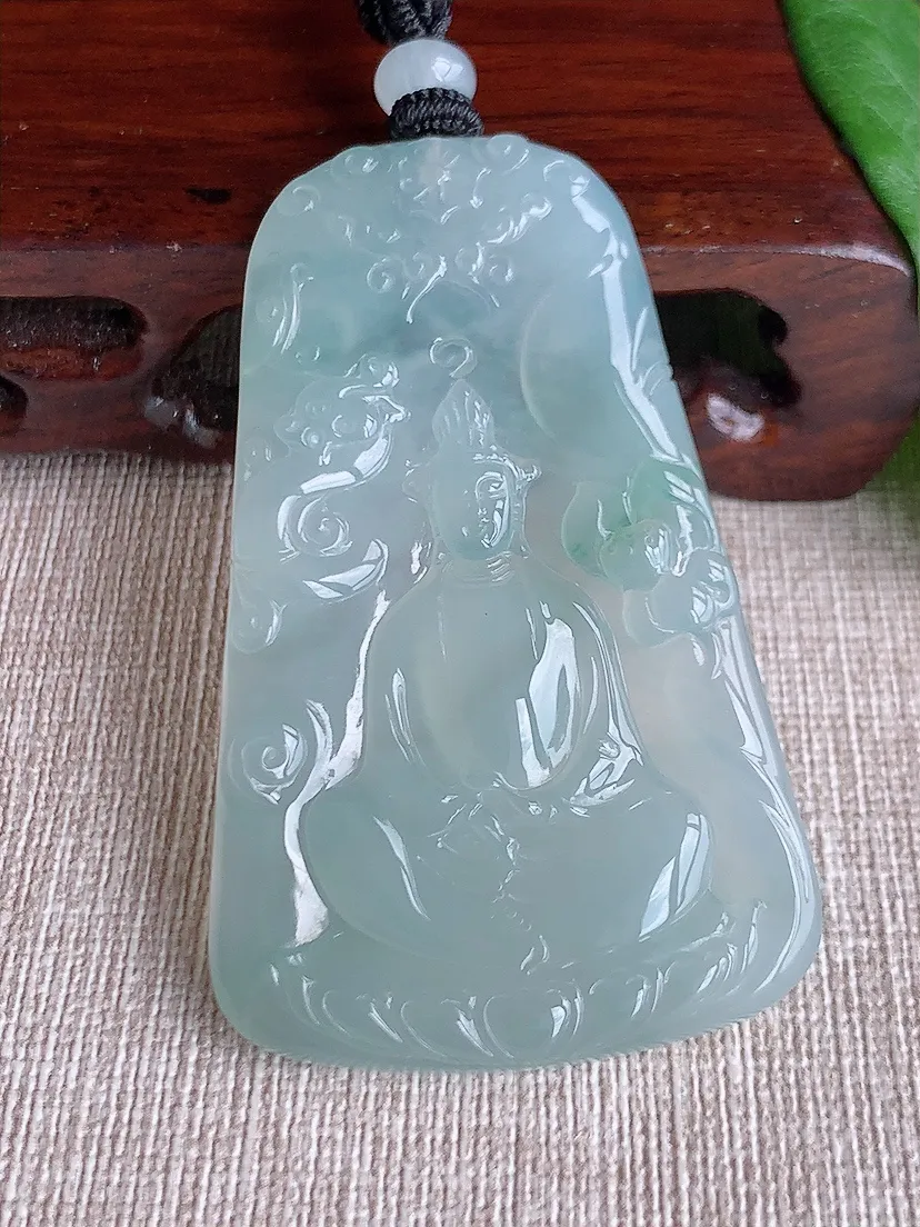 天然A货翡翠飘花观音吊坠尺寸60.6×37.2×5m量28.30g 0522