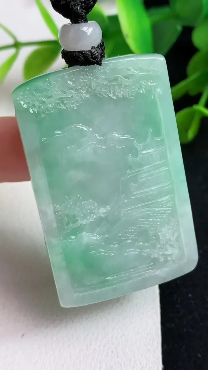 天然A货翡翠山水牌吊坠，尺寸46.4-29.3-6.6，重量:28.12g
5月23日