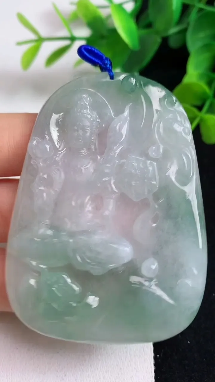 天然A货翡翠虚空藏观音菩萨吊坠，尺寸63.6-46-5.7，重量:37.04g
5月23日