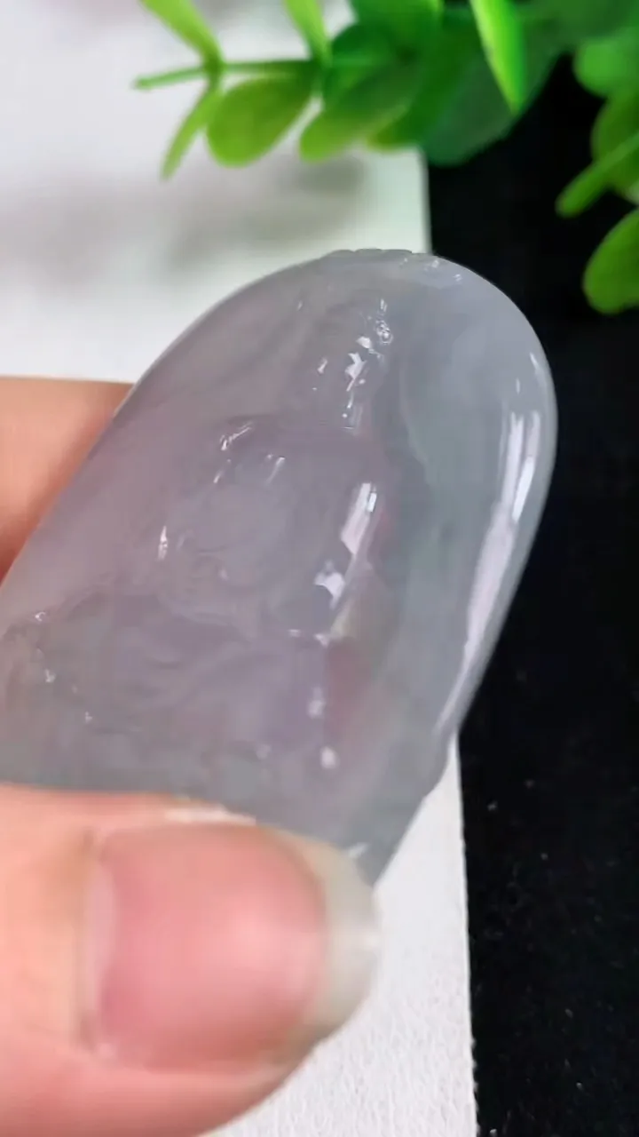 天然A货翡翠飘花阿弥陀佛吊坠，尺寸57-39.3-5，重量:24.96g
5月23日