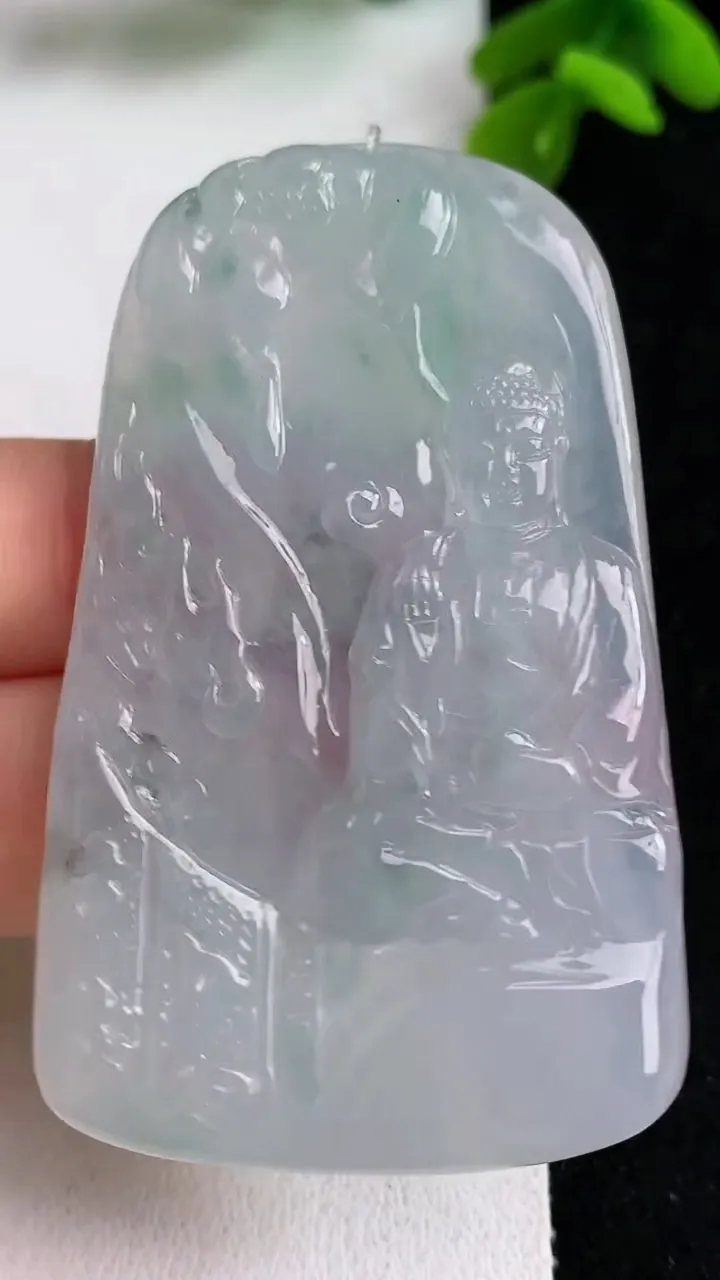 天然A货翡翠阿弥陀佛吊坠，尺寸59-35.5-4.7，重量:22.70g
5月23日
