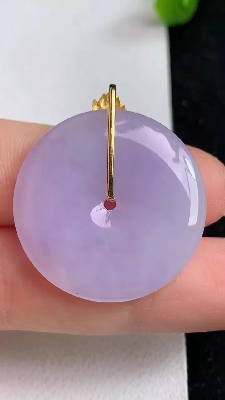 天然A货翡翠k金紫罗兰平安扣吊坠，尺寸27-4.3，重量:7.24g
5月23日