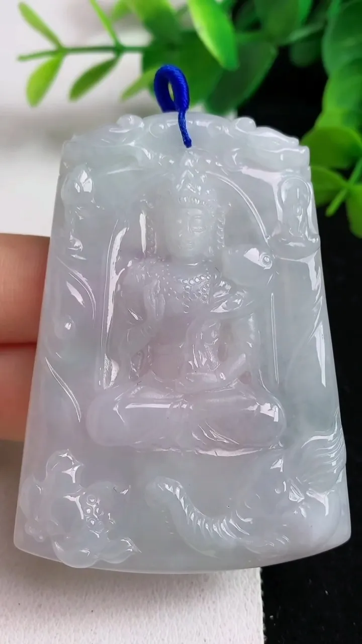 天然A货翡翠白冰普贤菩萨吊坠，尺寸62-44.2-5，重量:28.22g
5月23日