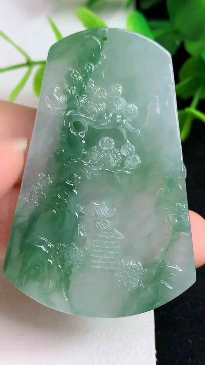天然A货翡翠山水牌吊坠，尺寸56.4-36.8-6.4，重量:23.66g
5月23日