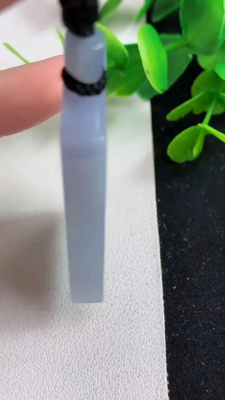 天然A货翡翠紫罗兰花开富贵吊坠，尺寸47.7-30.3-6.8，重量:32.91g
5月23日