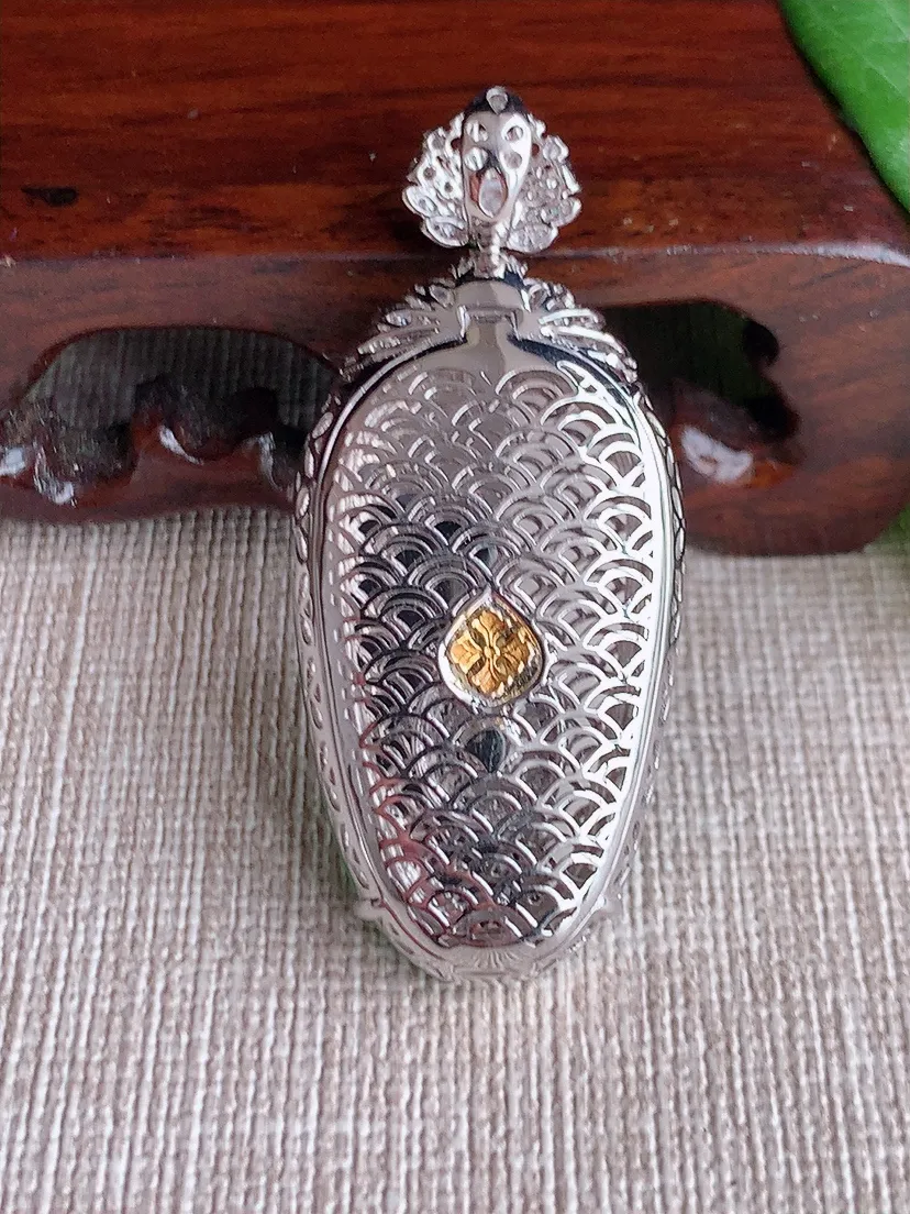 天然A货翡翠18K金伴满绿叶子金枝玉叶吊坠尺寸46.3×33×20.5×9m量11.77g 0522