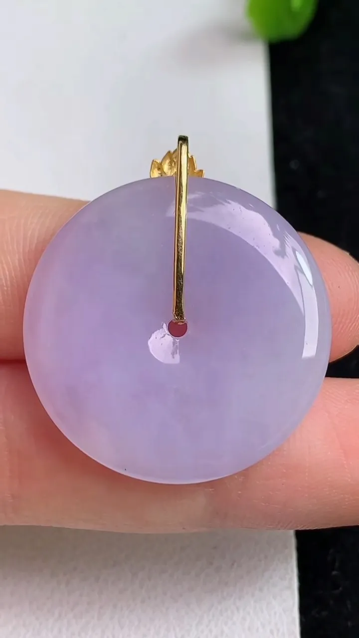 天然A货翡翠k金紫罗兰平安扣吊坠，尺寸27-4.3，重量:7.24g
5月23日