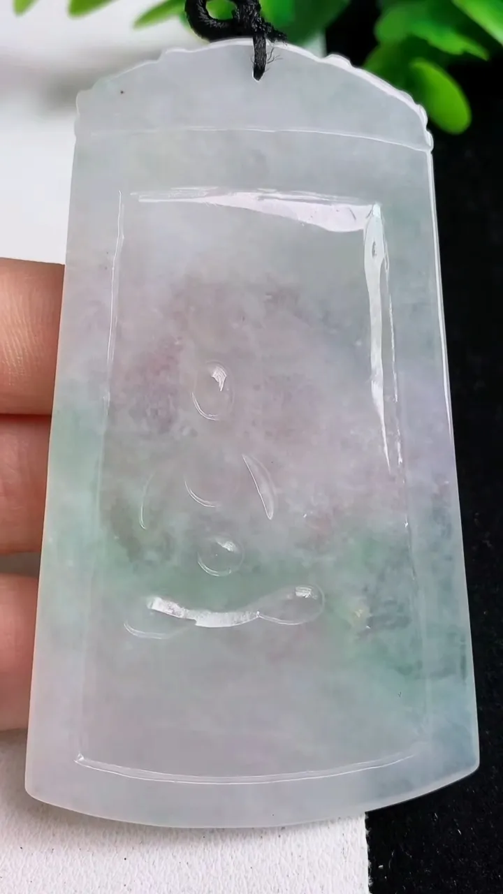 天然A货翡翠普贤菩萨吊坠，尺寸79.4-46-4.8，重量:40.42g
5月23日