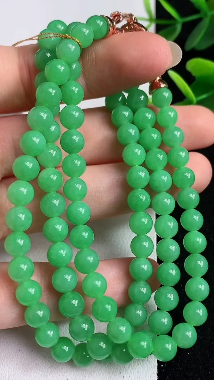 天然A货翡翠圆珠项链94颗，尺寸6，重量:39.80g
5月23日