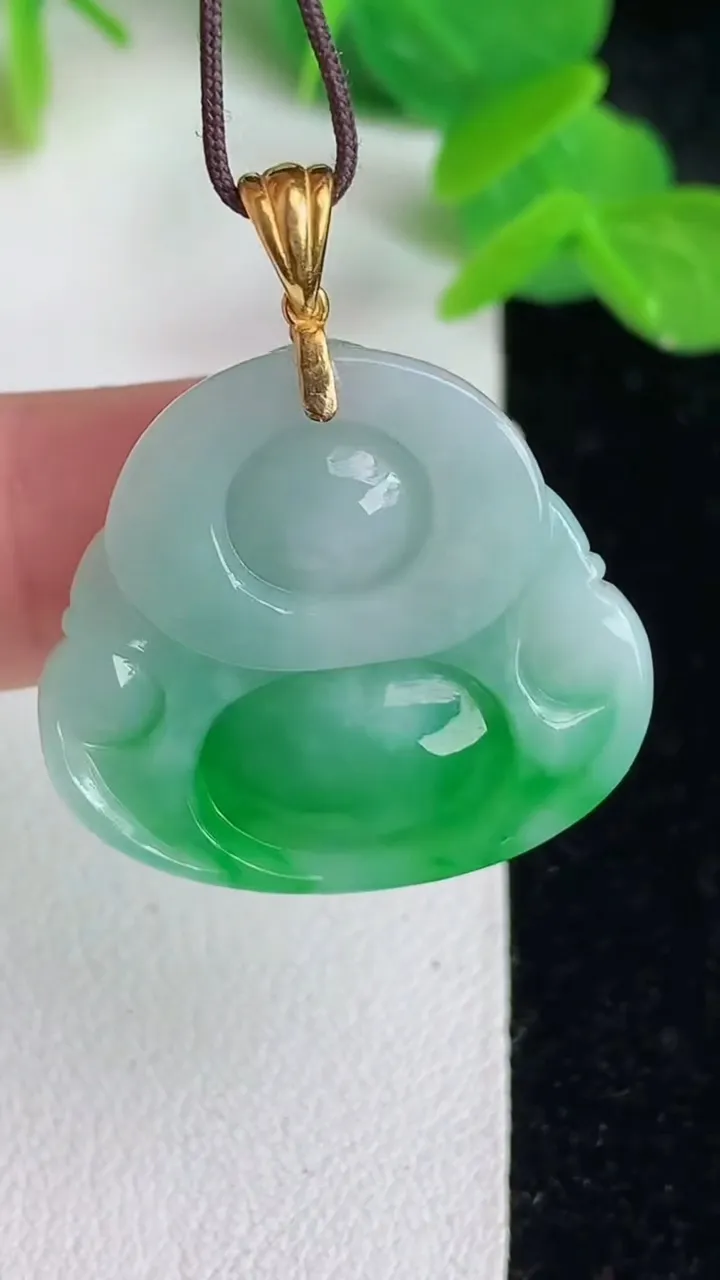 天然A货翡翠佛公吊坠，尺寸23.2-26-7.8，重量:8.03g
5月24日