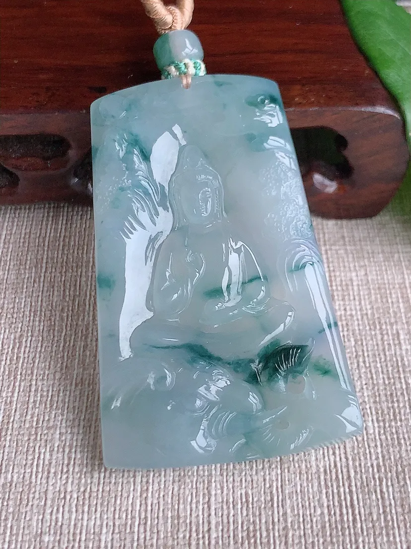 天然A货翡翠飘花普贤菩萨吊坠尺寸57×36.2×5.6m量33.14g 0523