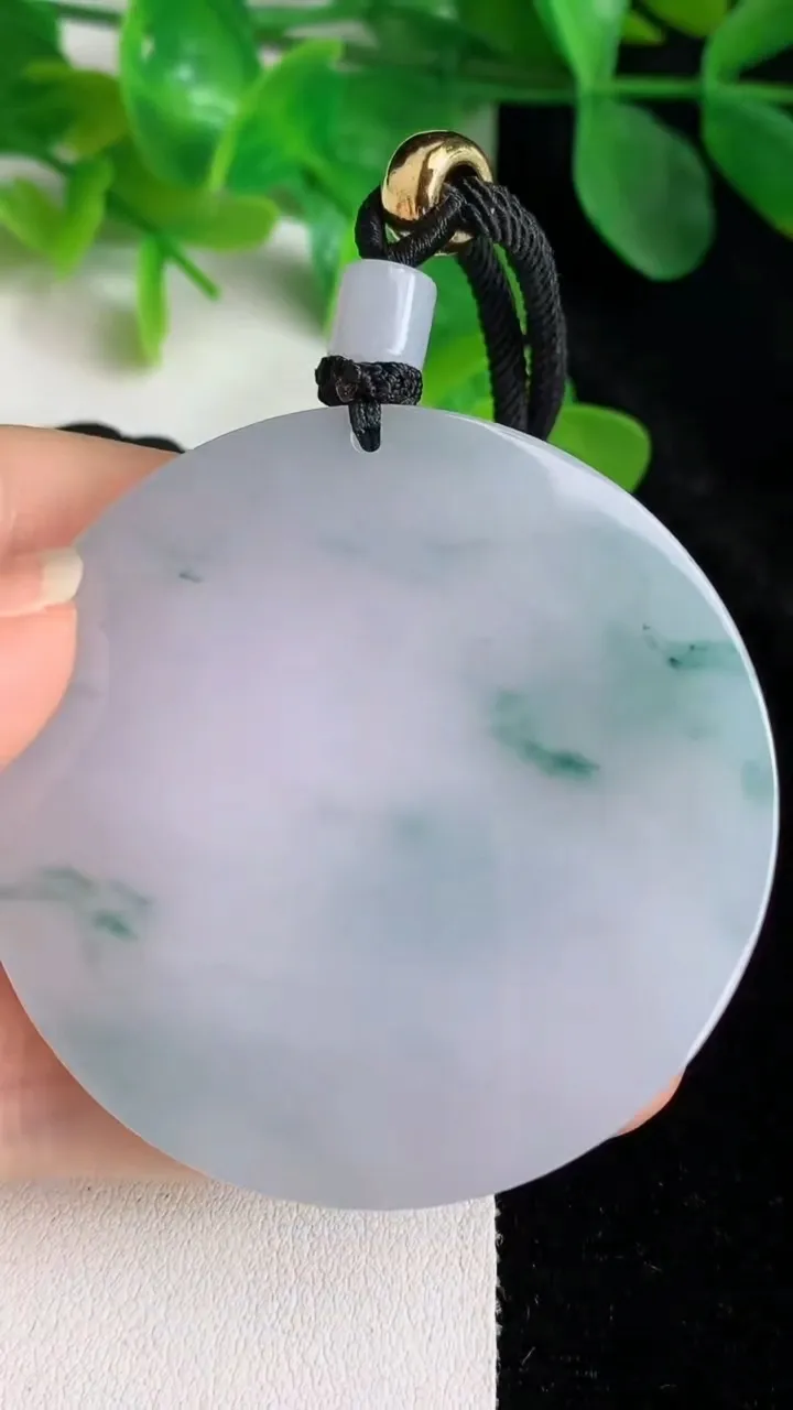 天然A货翡翠飘花无相观音吊坠，尺寸50-5.2，重量:39.55g
5月24日