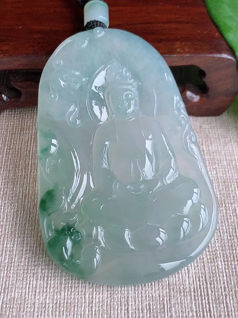 天然A货翡翠飘花观音吊坠尺寸69.3×44.8×5.6m量40.70g 0523