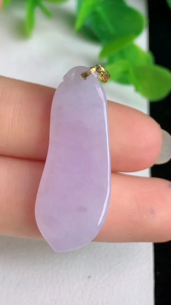 天然A货翡翠k金紫罗兰福瓜吊坠，尺寸33-13.7-5，重量:4.36g
5月24日