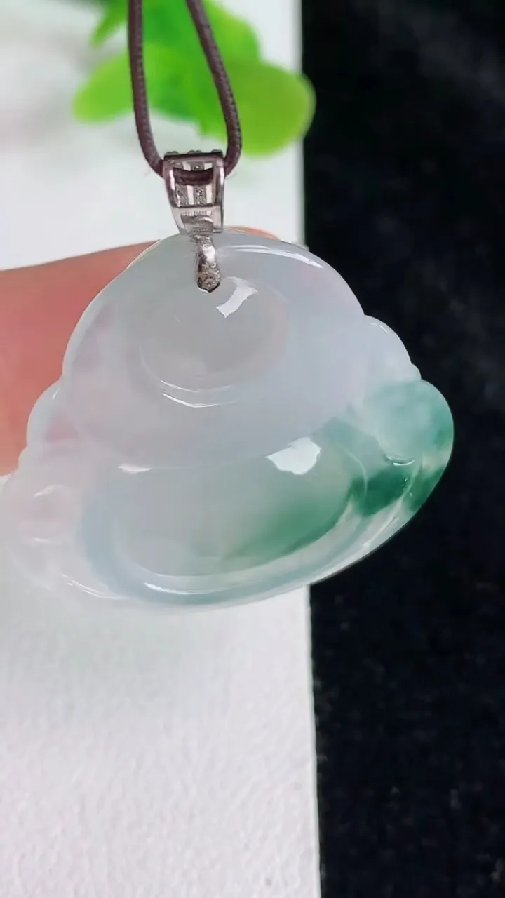 天然A货翡翠飘花佛公吊坠，尺寸33-30.2-6.7，重:8.47g
5月24日