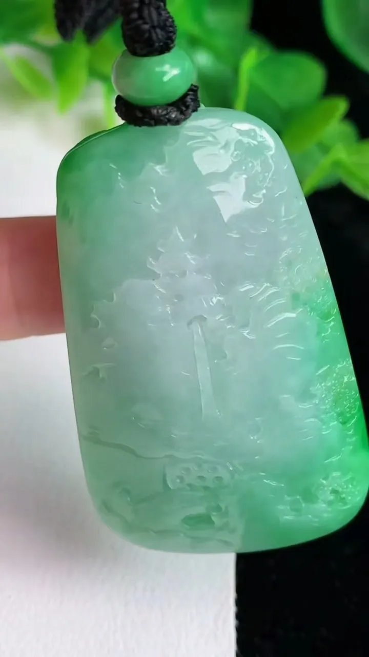 天然A货翡翠山水牌吊坠，尺寸50.3-32-11.6，重量:38.74g
5月24日