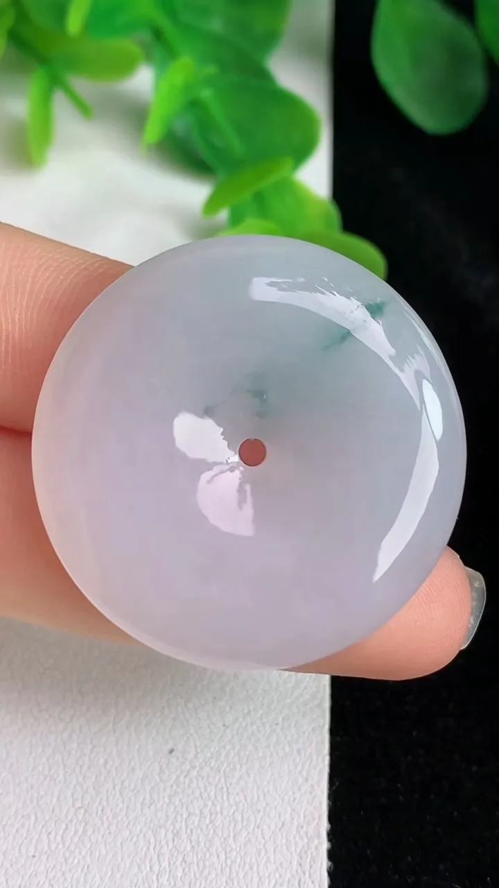 天然A货翡翠飘花平安扣吊坠，尺寸34-6，重量:14.47g
5月24日