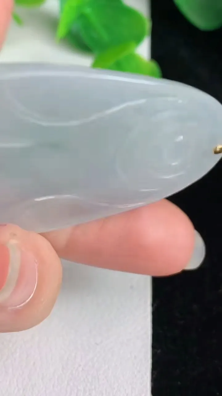 天然A货翡翠飘花大日如来吊坠，尺寸49-29-6.3，重量:19.23g
5月24日