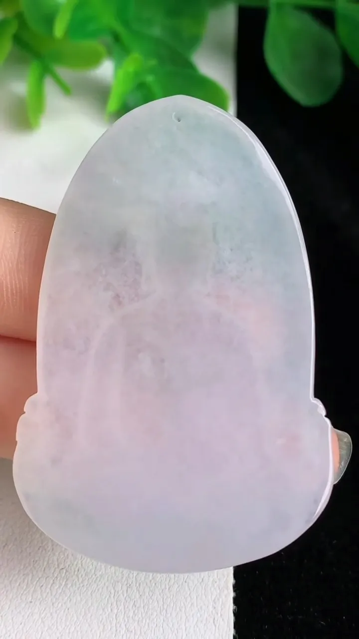 天然A货翡翠白冰阿弥陀佛吊坠，尺寸54.8-36.4-5.3，重量:21.20g
5月24日