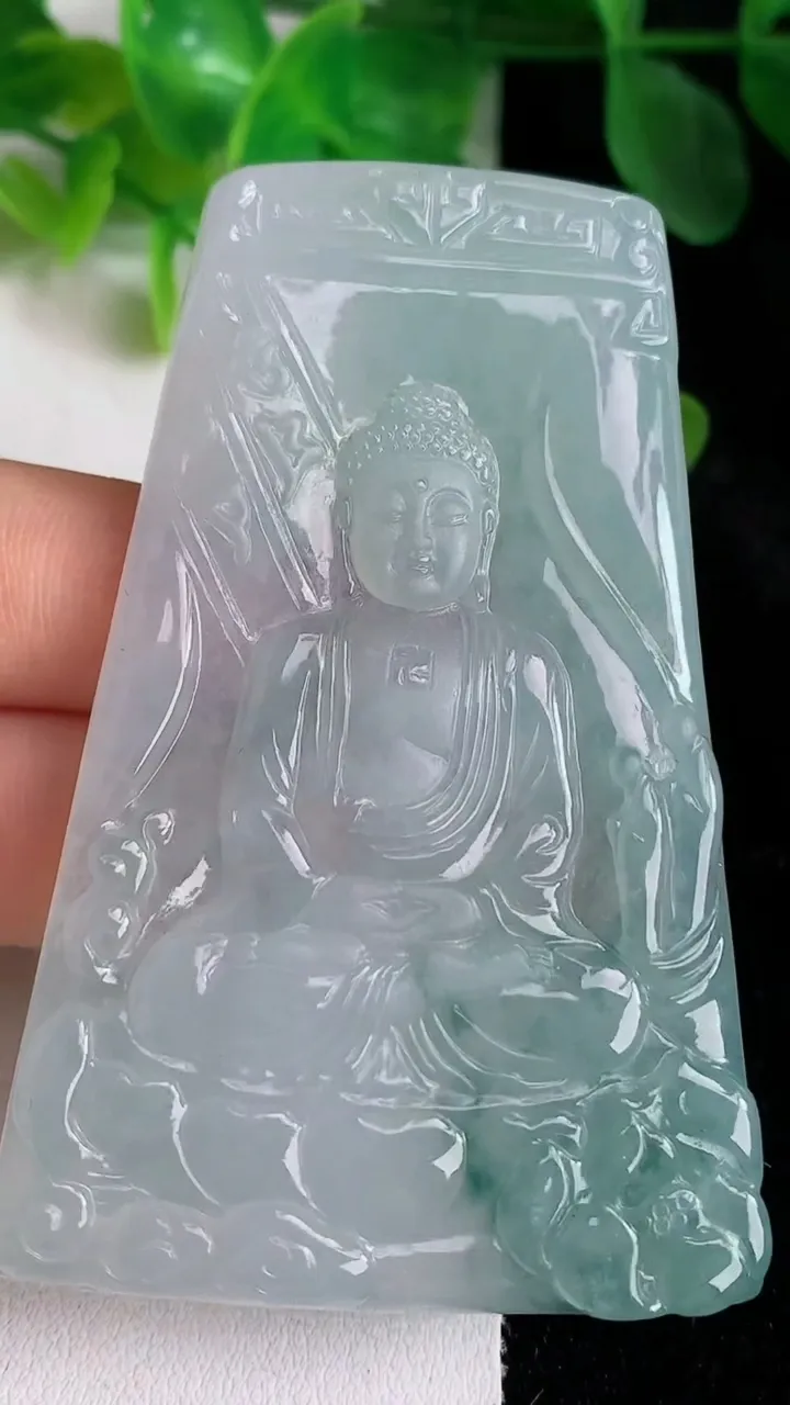 天然A货翡翠飘花大日如来吊坠，尺寸69.4-44-5，重量:38.22g
5月24日