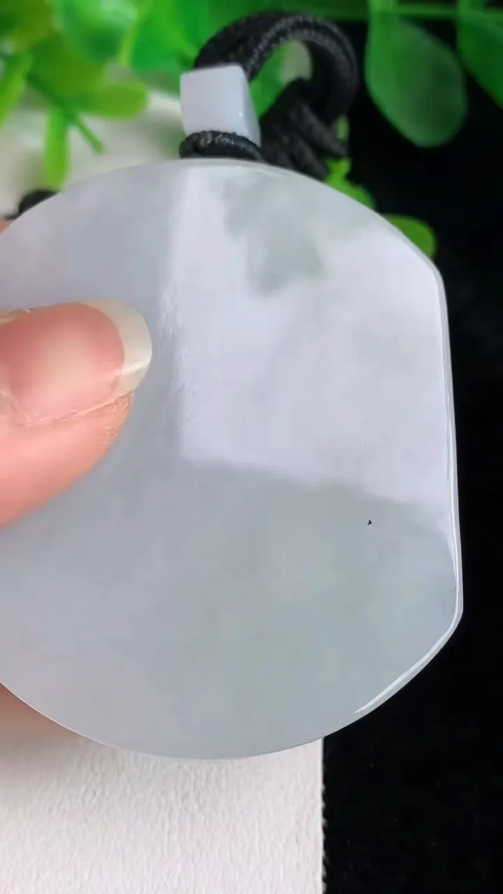 天然A货翡翠飘花观音菩萨吊坠，尺寸52-46-12.3，重量:73.57g
5月24日
