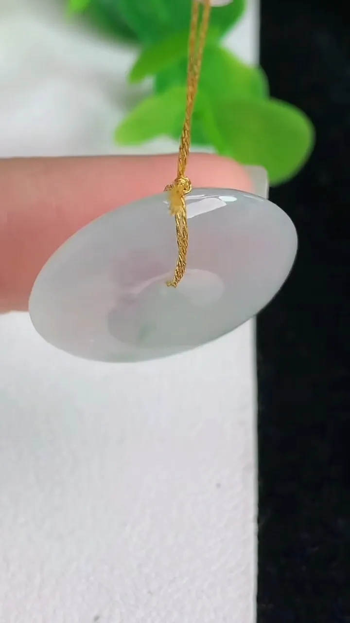 天然A货翡翠平安扣吊坠，尺寸22.2-4.6，重量:4.86g
5月24日