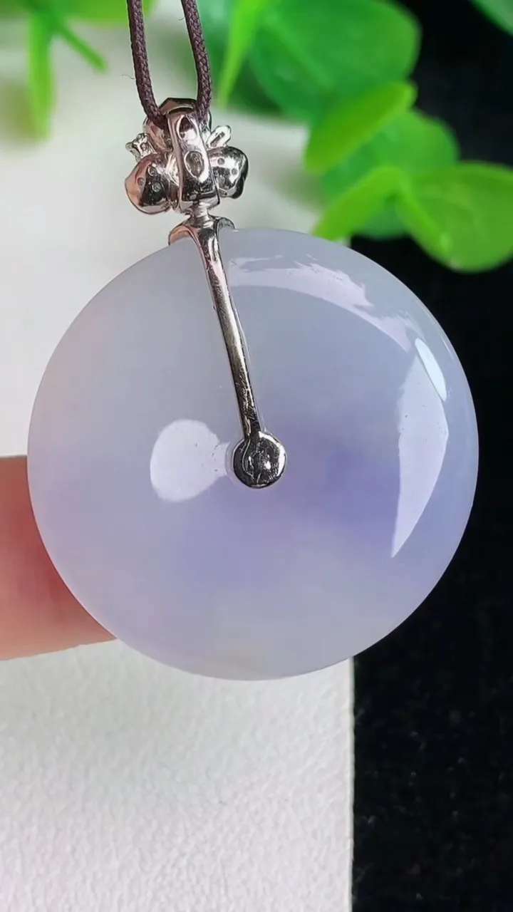 天然A货翡翠k金紫罗兰平安扣吊坠，尺寸28.5-5，重量:9.93g
5月24日