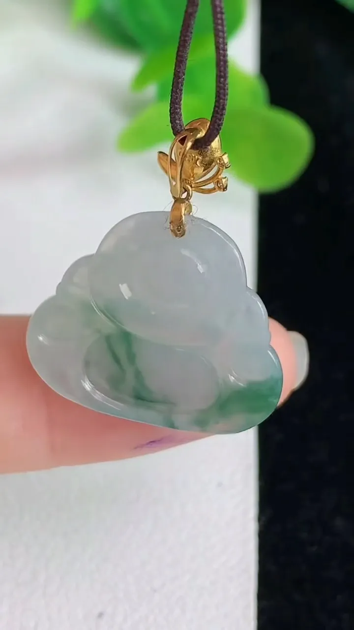 天然A货翡翠k金飘花佛公吊坠，尺寸18-20.8-3.7，重量:2.54g
5月24日