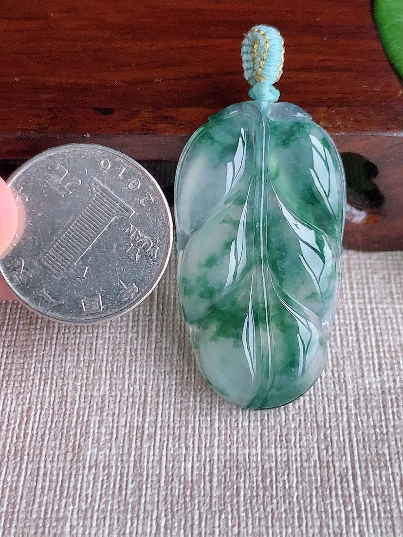 天然A货翡翠飘花叶子金枝玉叶吊坠尺寸42.5×23.6×5.2m量10.48g 0523