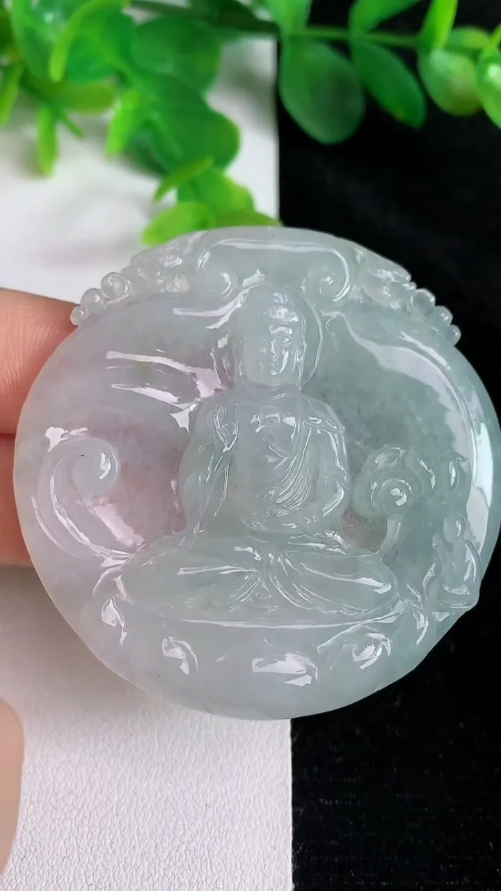 天然A货翡翠阿弥陀佛吊坠，尺寸54.5-5.5，重:27.75g
5月24日