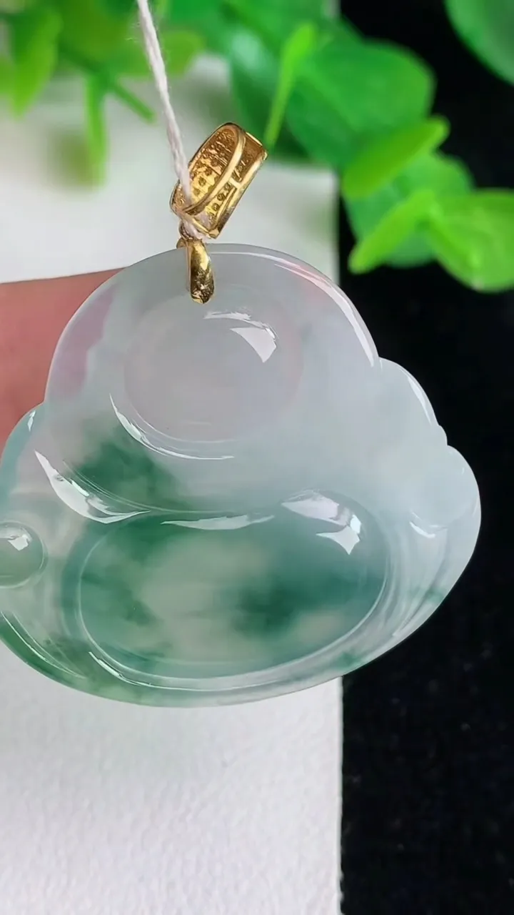 天然A货翡翠飘花佛公吊坠，尺寸31.5-35-5.4，重量:10.67g
5月24日
