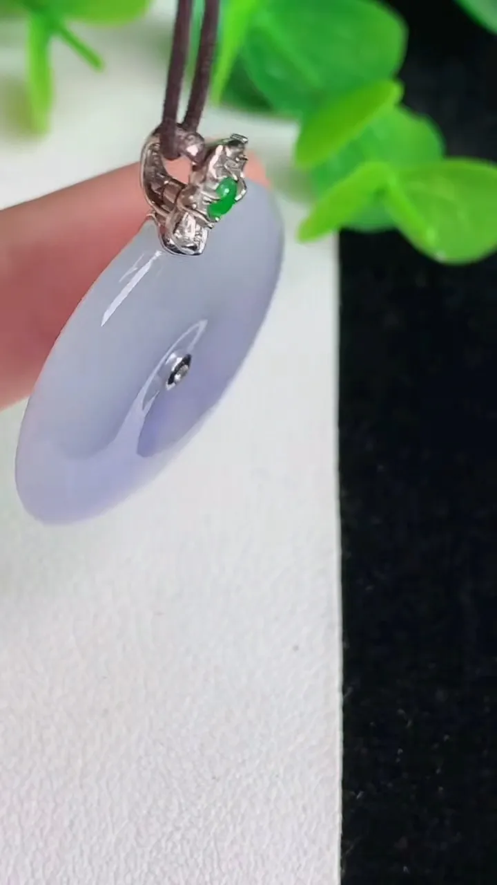 天然A货翡翠k金紫罗兰平安扣吊坠，尺寸28.5-5，重量:9.93g
5月24日