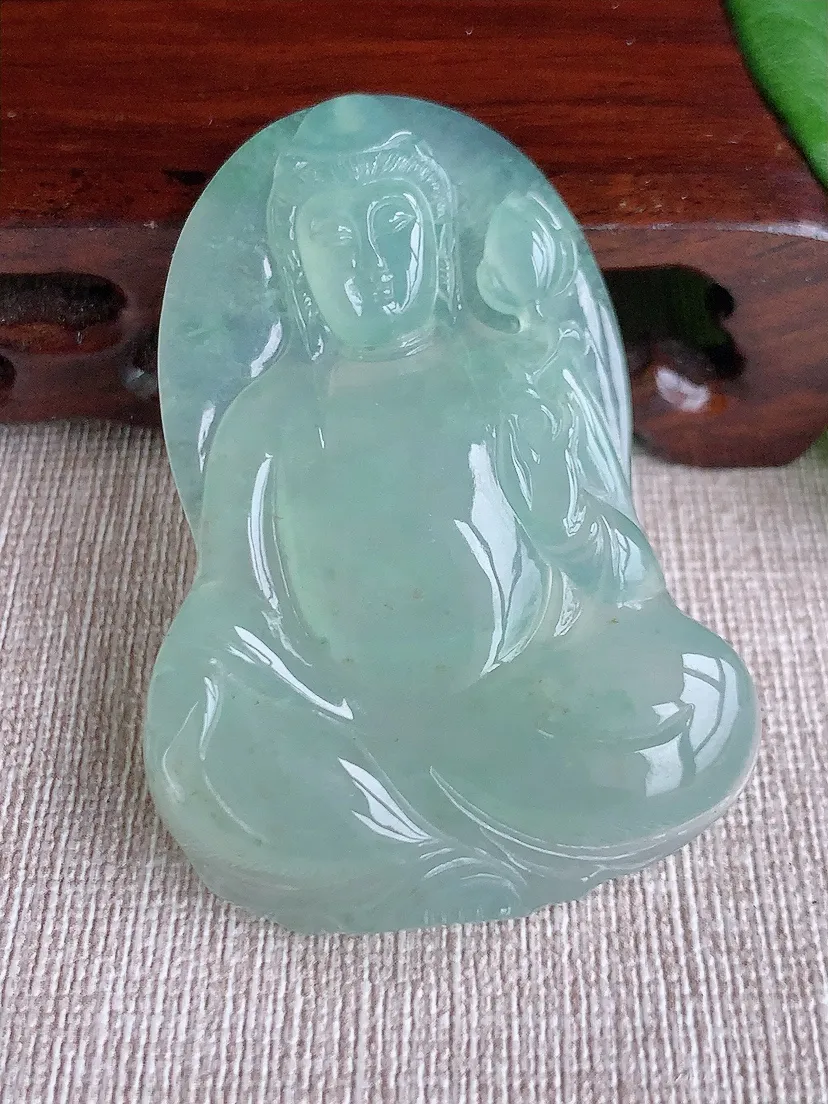 天然A货翡翠晴水大势至菩萨吊坠尺寸56.7×40×6.6m量27.34g 0523