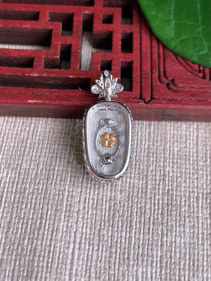 天然A货翡翠18K金伴晴绿叶子金枝玉叶吊坠尺寸22.5×10×6裸石14.3×8m量2.30g 05