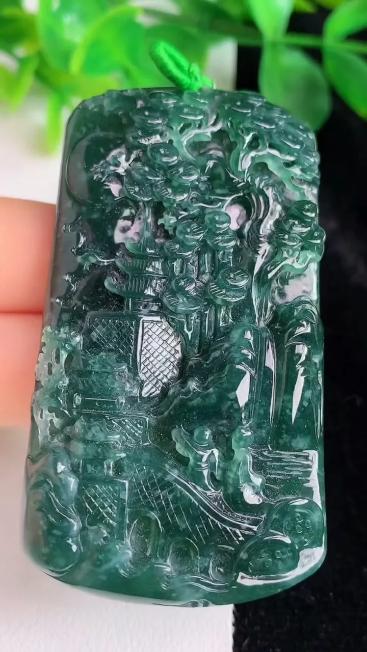 天然A货翡翠蓝水山水牌吊坠，尺寸66-36.4-8，重量:43.80g
5月24日