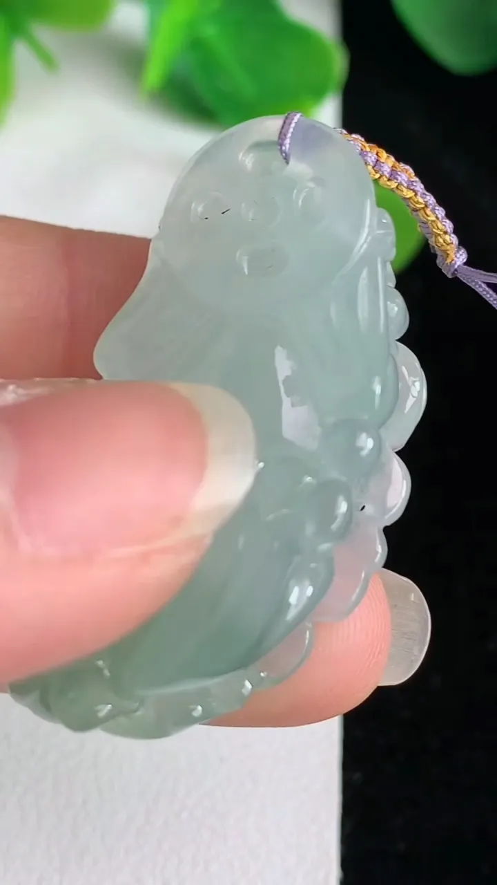 天然A货翡翠貔貅吊坠，尺寸37.2-19.4-12，重量:18.15g
5月24日