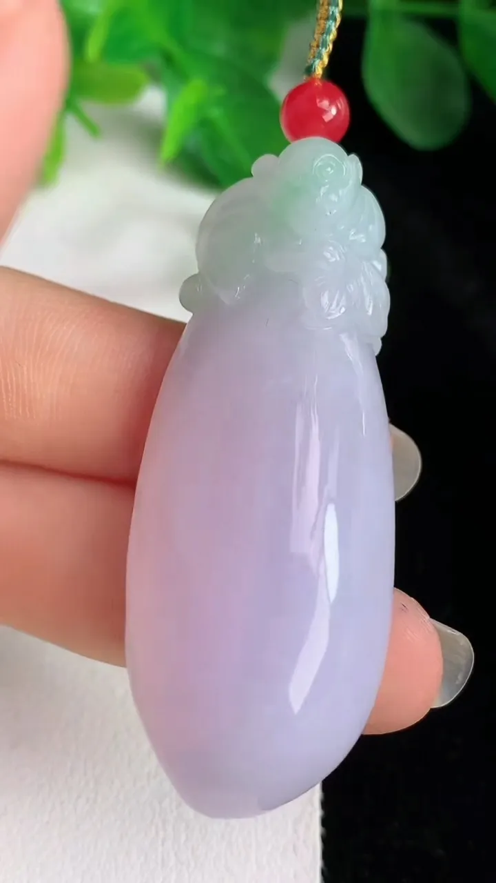 天然A货翡翠春带彩 紫罗兰灵猴献瑞 福瓜吊坠，尺寸53.8-21.2-12，重量:24.18g
5月24日